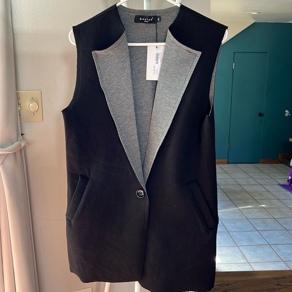 Black and grey vest